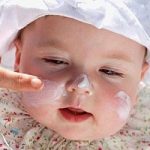 Bambini e cura della pelle: si fa presto a dire crema