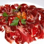 Carne e salumi, mezzo milione di italiani li mangia tutti i giorni. Ma a rifiutarli sono oltre un mi...