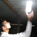 Solar Bottle Bulb, la bottiglia che produce luce