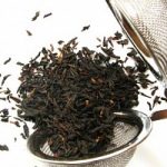 Pulizie ecologiche: le proprietà del tè per la cura della casa