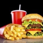 Mangiare spesso al fast-food aumenta le allergie