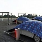 Ecoinvenzioni: il telo solare che ricarica le auto elettriche