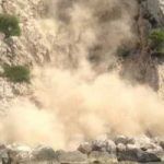 Frana a Capri tra Marina Piccola e i Faraglioni. Nessun danno, solo tanta polvere