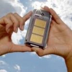 Tecnologia: il cellulare del futuro avra' il touchscreen fotovoltaico