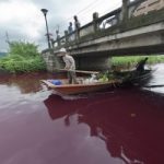 Cina: i fiumi si tingono di rosso. Inquinamento? Foto