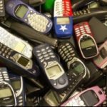 Vecchi smartphone riciclati per proteggere le foreste pluviali