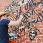 L'artista che vuole dipingere 50mila api