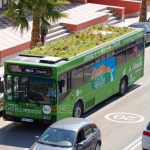 Il giardino che cresce sul tetto del bus è la nuova idea antismog