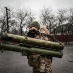 Ucraina, Zelensky: Avanzata Russia si è fermata. Ma Mosca ha il triplo di munizioni