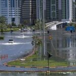 Negli Emirati mai così tanta pioggia in 75 anni, 18 morti in Oman per alluvione