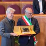 Roma consegna a Baglioni la 'Lupa Capitolina': La dedico ai miei genitori