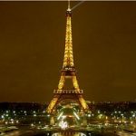 Anche la Tour Eiffel sceglie un look 'verde'