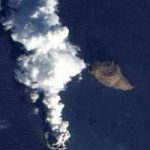 Yemen, un vulcano sottomarino ha fatto nascere un'isola