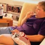 Bambini e alimentazione, le 10 regole per evitare il sovrappeso