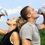 Bere acqua fa bene al cervello: migliora le prestazioni intellettuali