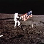 La Nasa fotografa le bandiere americane ancora sulla Luna