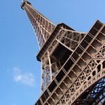 Visitare la Tour Eiffel, dalla poltrona di casa