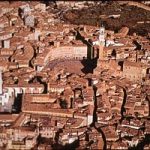 Passeggiando per il centro storico di Siena