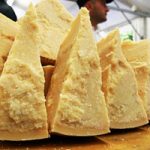 Degustazioni di Parmigiano Reggiano: arriva un corso sul web