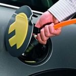 Auto elettrica: ora si ricarica dal benzinaio