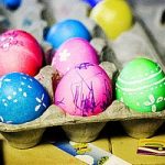 Riuso e riciclo dei gusci d’uovo, per le decorazioni di Pasqua