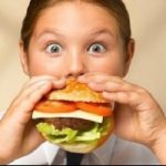 Alimentazione: tre regole per evitare l’obesita’ dei bambini