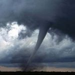 Tornado a Oklahoma City: case distrutte e diversi morti. Guarda i video