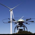 Eolico: il drone che controlla il funzionamento delle pale