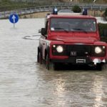 Allerta maltempo a Napoli: forti e abbondanti piogge allagano la citta'