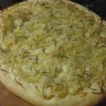 Ricetta, pizza light con zucchine e patate