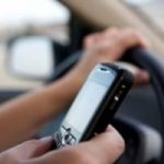 Guidare con cellulare in vivavoce? Piu' rischioso dell'alcol