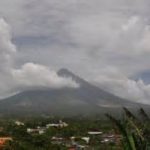 Il vulcano Mayon sta per eruttare. In pericolo 60mila filippini