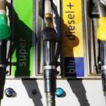 Benzina: prezzi in discesa
