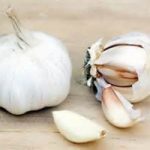 Come pulire l’aglio velocemente?