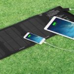 Carica il cellulare ovunque con i pannelli solari portatili