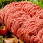 Plastica nelle confezioni di carne vendute in Italia. Controllate