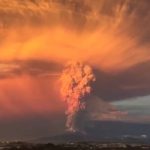 Esplosione del vulcano Cabulco: eruzione in timelapse