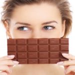 Cioccolato e brufoli: c’è un legame?
