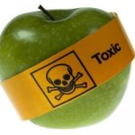 Pesticidi: 8 mele ogni 10 ne hanno traccia