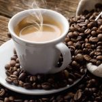 Il caffè non è cancerogeno. L’Oms chiude il dibattito sulla bevanda più amata dagli italiani