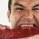 Gli italiani mangiano meno carne, ma è colpa della crisi