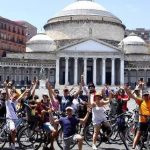 Napoli bike festival: tutti in bici con la bombetta di Totò per l’inaugurazione