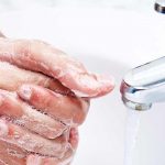 Qual è la temperatura giusta dell'acqua per lavarsi le mani?
