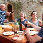 Il rapporto degli italiani con il cibo? Sono sempre più attenti, ma fanno troppe “autodiagnosi”