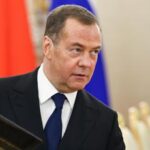 Ucraina, Medvedev: Zelensky obiettivo militare legittimo per Russia