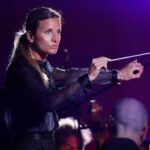 Criticarono Beatrice Venezi, sospesi tre orchestrali: faranno causa