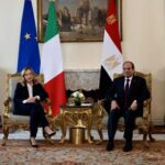 Meloni al Cairo, bilaterale con Al Sisi poi summit Ue-Egitto: Gaza in cima a preoccupazioni