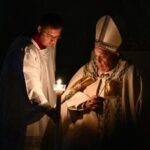 Veglia di Pasqua, il Papa: Non lasciamoci imprigionare dai macigni della morte
