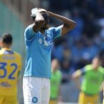 Napoli-Frosinone 2-2, doppietta di Cheddira frena gli azzurri