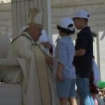 Papa Francesco chiude la prima Giornata mondiale dei bambini: Pregate per la pace